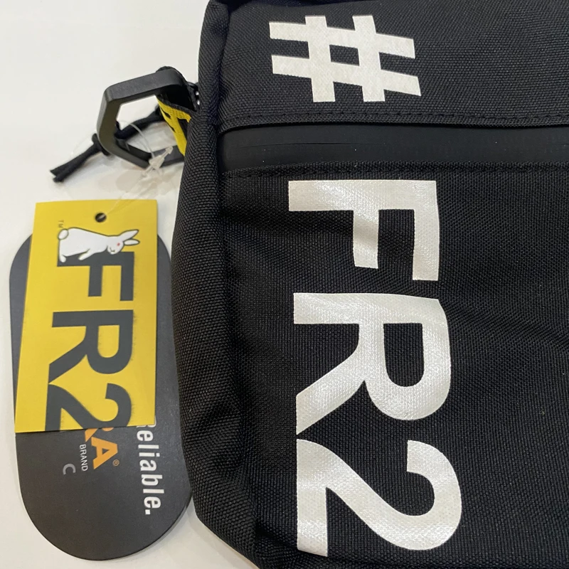 # FR2เป้สะพายหลังพิมพ์โลโก้ขนาดใหญ่ปักลายกระต่ายสีดำผ้าใบ Fr2 Crossbody แพคเกจผู้ชายแฟชั่นสำหรับผู้หญิงถุงซิป