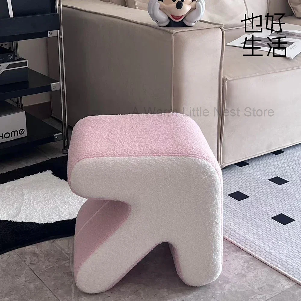 

Accent Pink Pedicure Stools Designer Low Lying Light Living Room Foot Rest Stools Unique Toughage Poltrona Dining Room Decortion