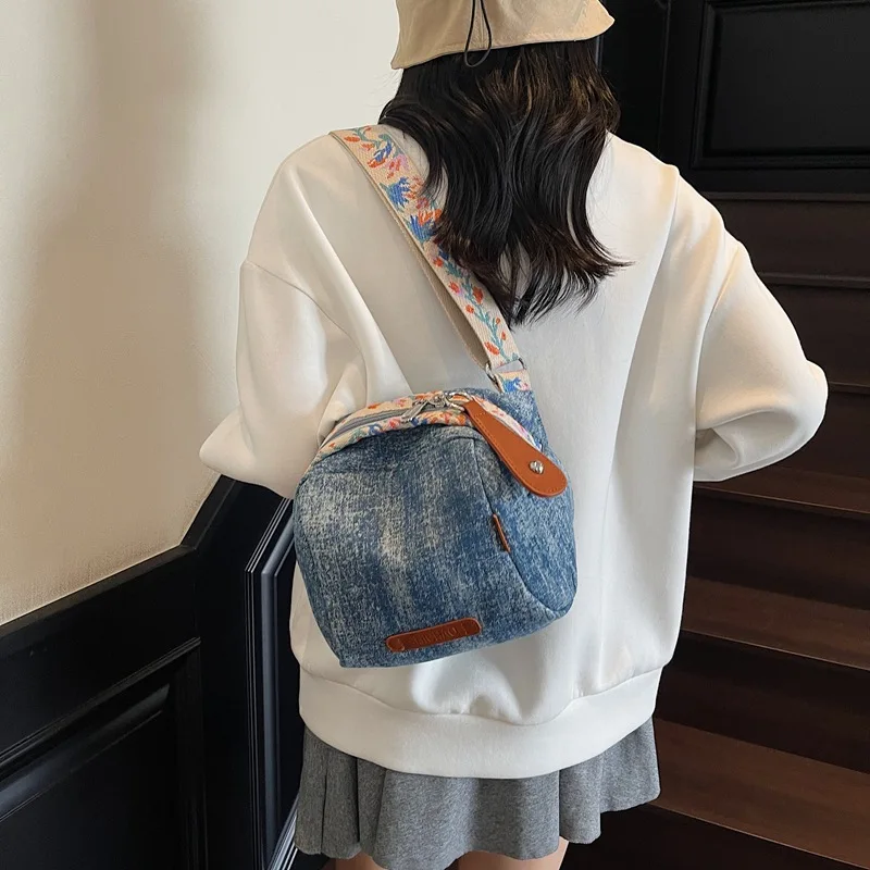 

2025 New Minimalist Shell Bag for Women, Large Capacity Crossbody Purse, Lightweight Shoulder Bag, Spacious & Versatile