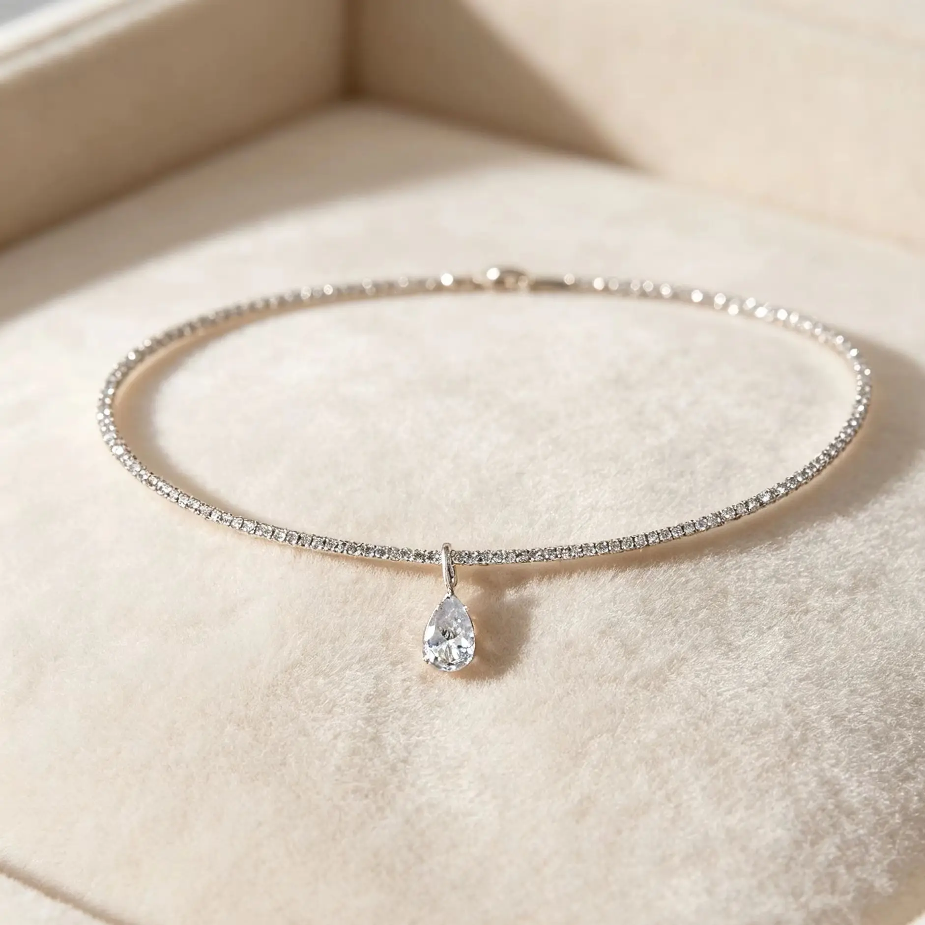 

Water Drop Pendant Choker Necklace Wedding Luxury Rhinestone Accessories Fashion 2025 Charms Jewelry High Quality Gift