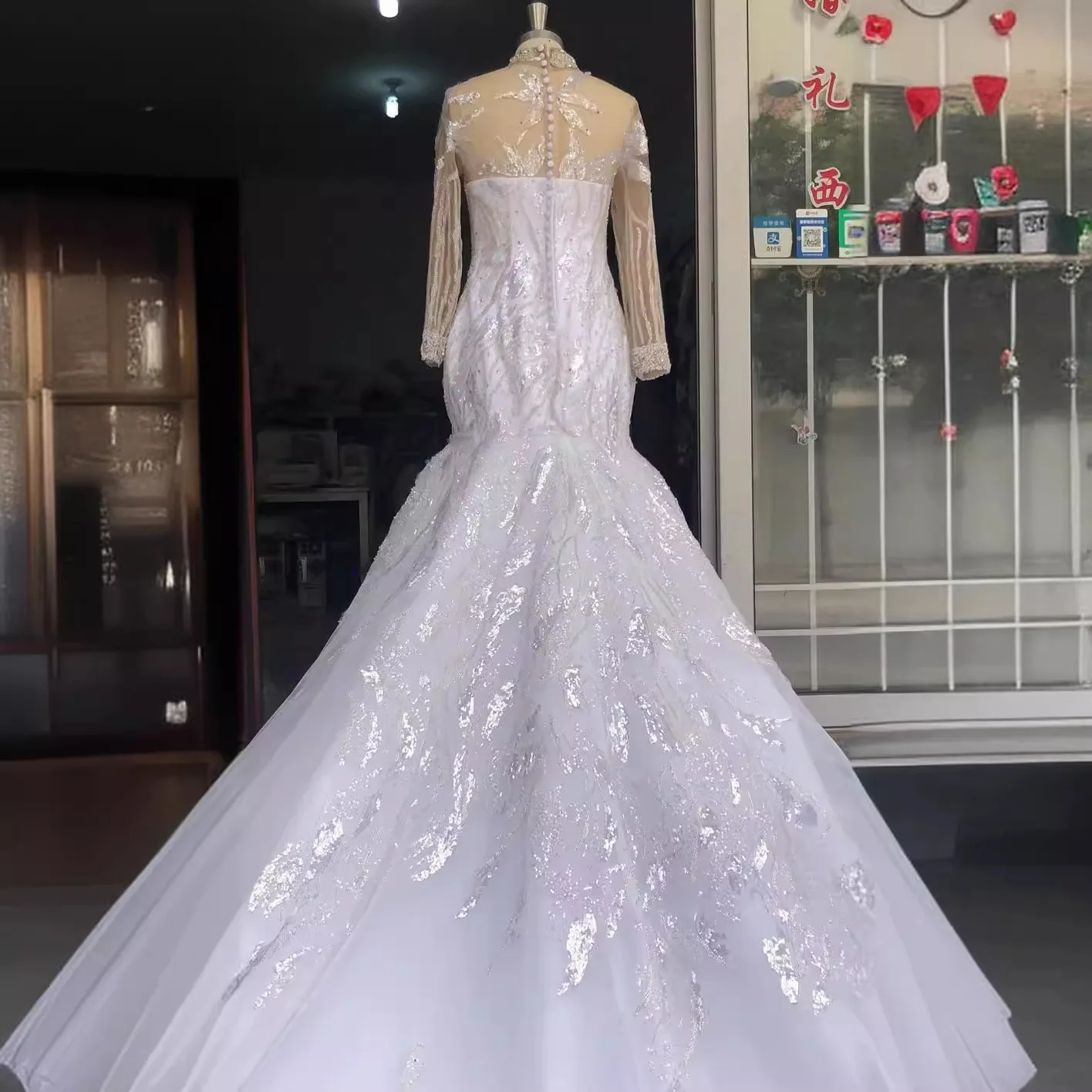 Maßgeschneidertes Luxus-Brautkleid in Übergröße im Meerjungfrauenstil mit Applikationen, Pailletten und Perlenstickerei, Hochzeitskleid 2026 mit langen Ärmeln, Vestido De Noiva – Detail 6