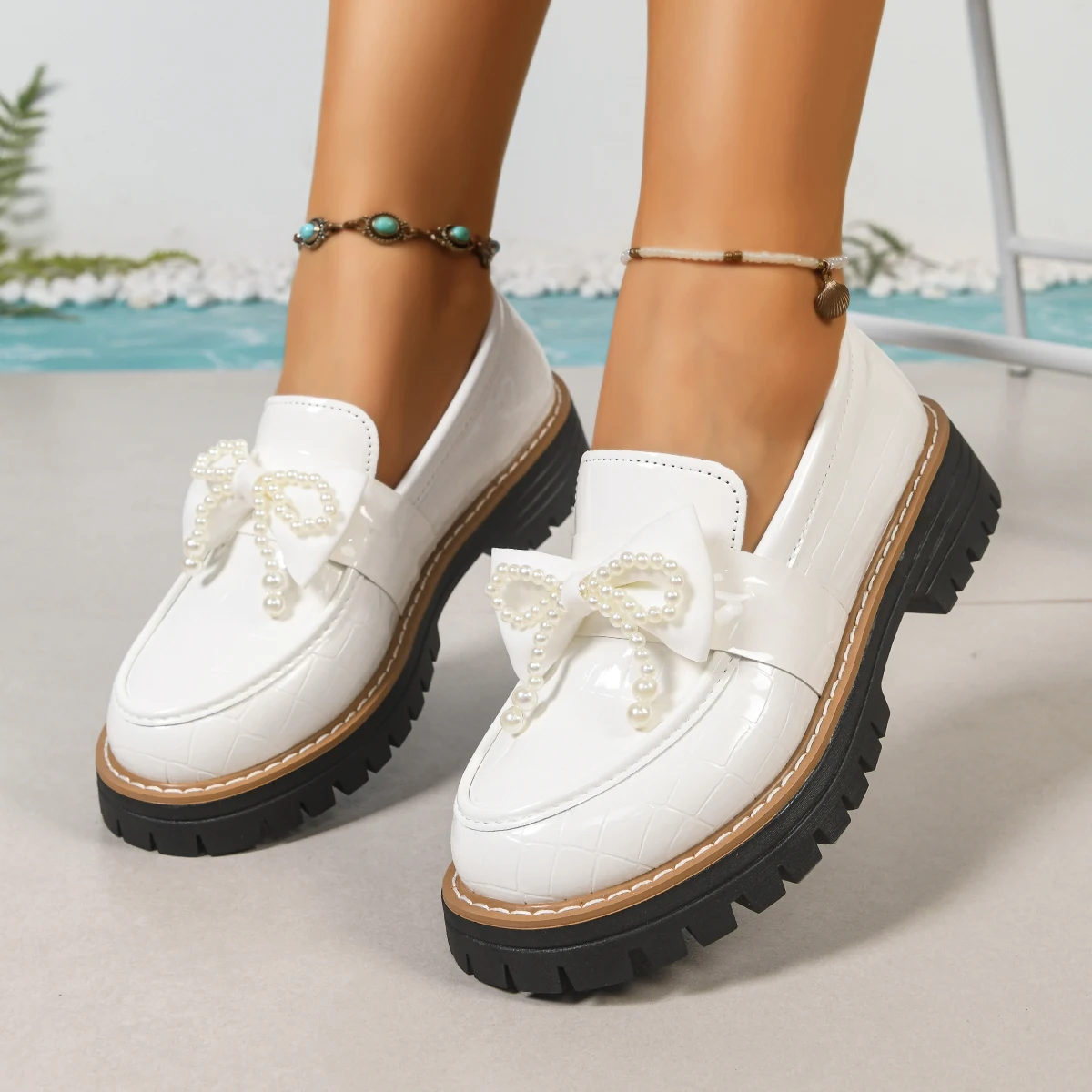 2026 New Bow Beaded Decorated Women's Lok Fu Shoes Spring Autumn Plus Round Head Leisure Slip-proof Comfortable Low-top Shoes