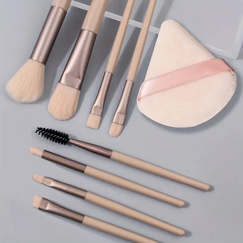 8 mini brosses + bouffée de velours double face |   Pour poudre/blush/fard à paupières/Mascara |   Idéal pour les voyages | Parfait pour le maquillage en déplacement