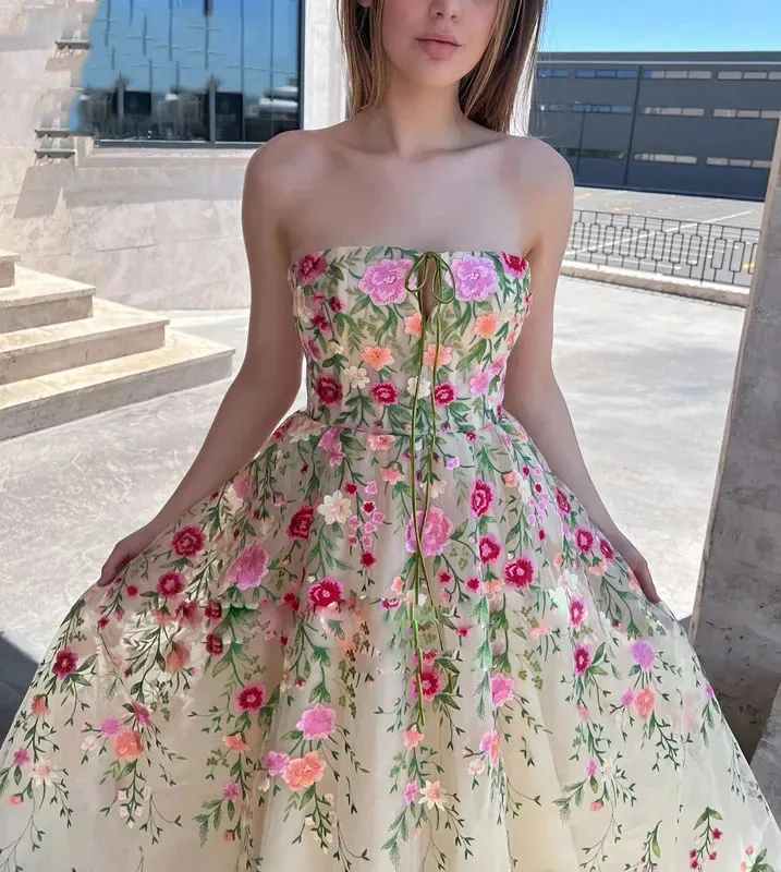 Angepasst Blume Spitze Abschlussfeier Kleid Sexy Trägerlosen Tee Lange A-Line Promi Abendkleid Besondere Anlässe Vestidos De Gala