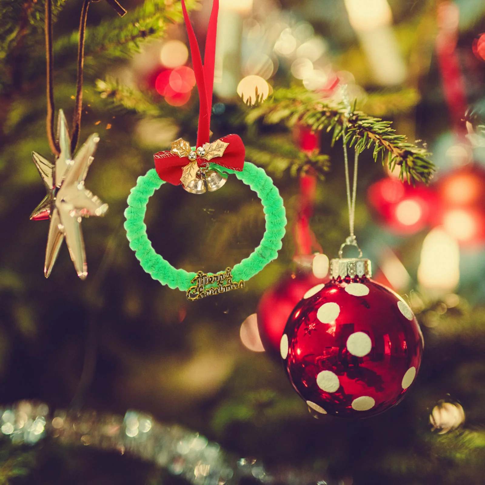 

12Pcs Mini Christmas Wreaths Festive Hanging Decor Holiday Season Traditional Wreath Pendant Small Ornaments for Tree Indoor