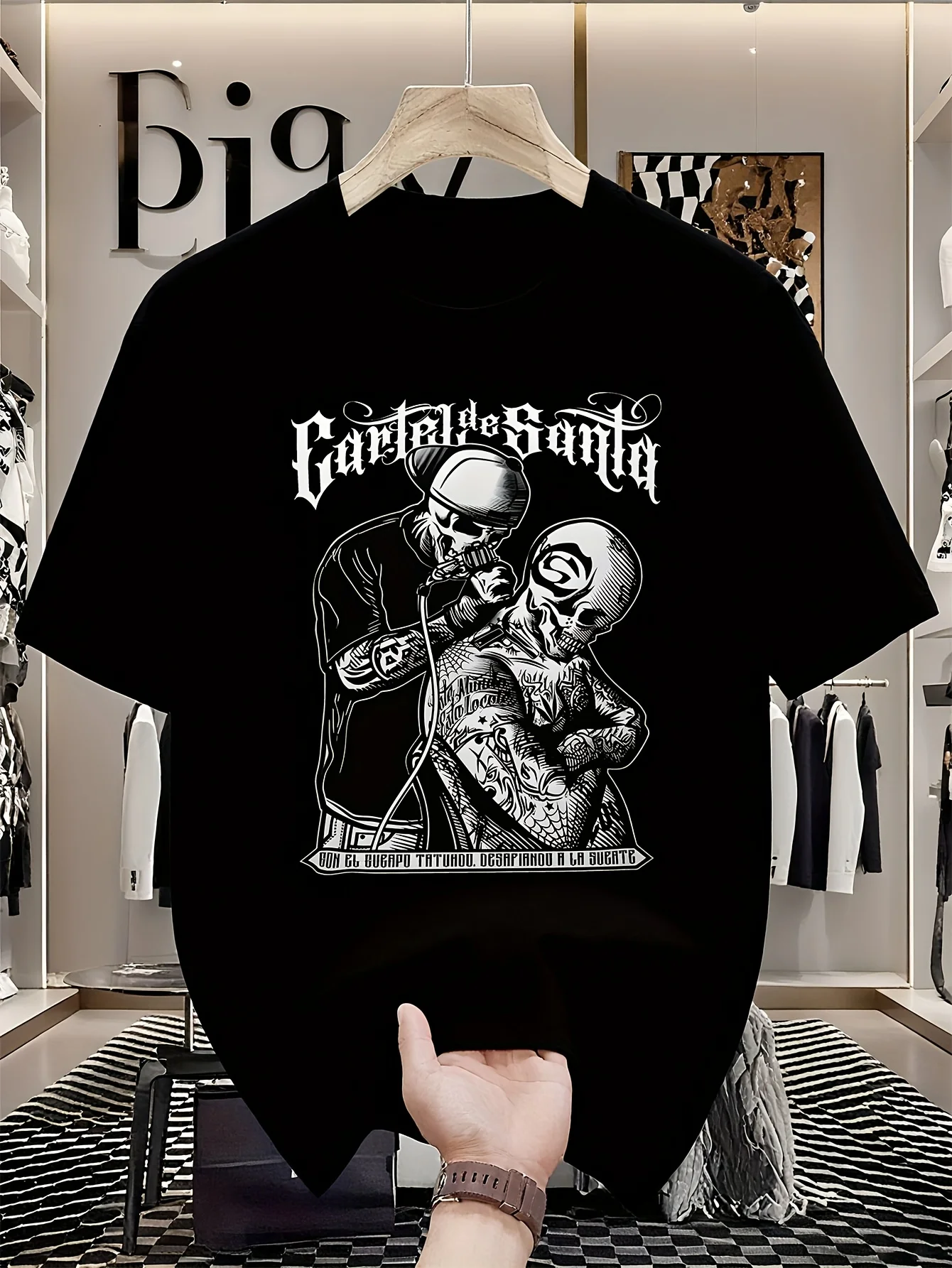 Tatuadas: La Moda de las Camisetas con Diseños de Calaveras