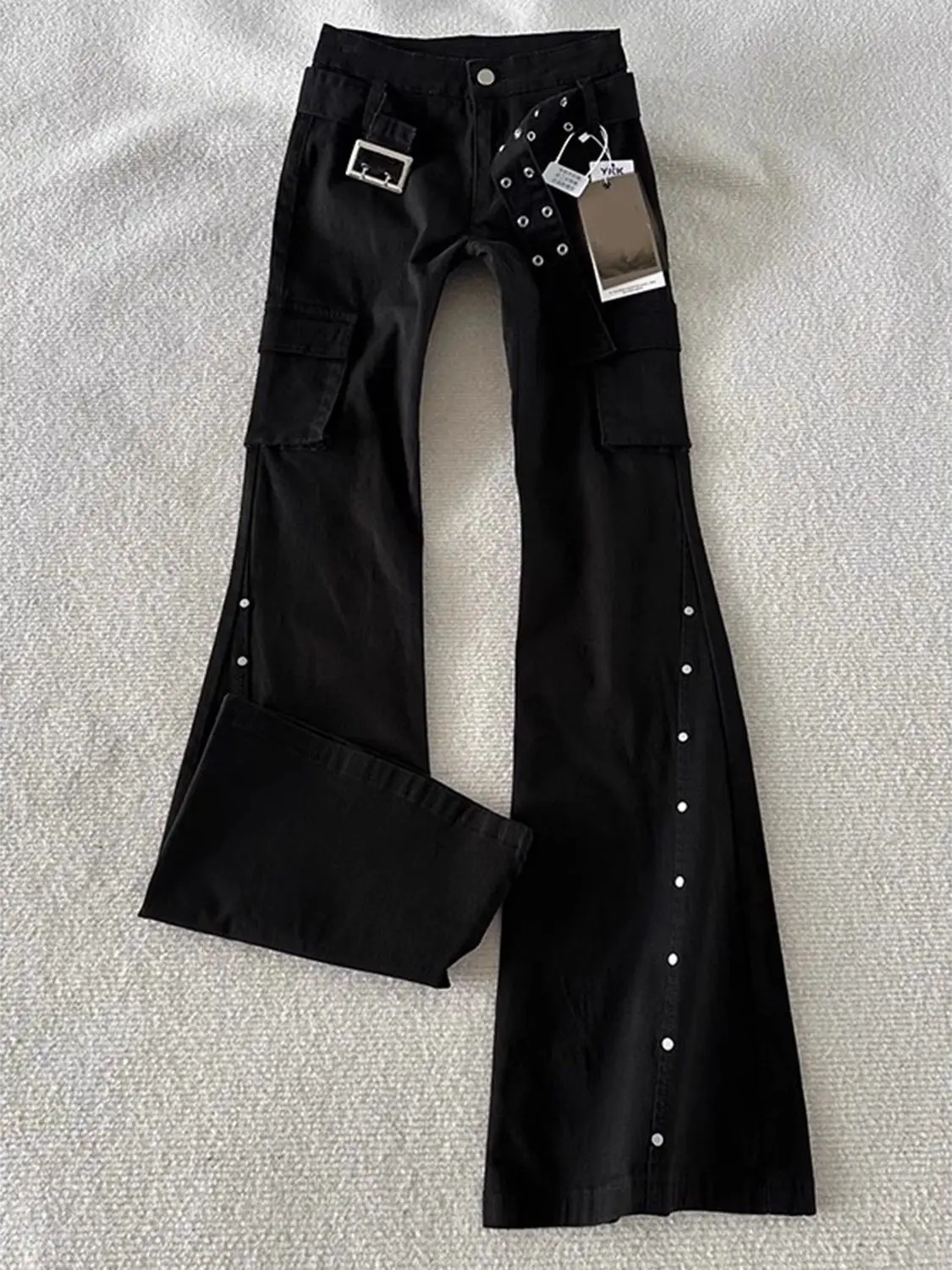 2025 American Retro Dark Gothic Jeans Damen High-Street Mid-Rise Nietenverzierte Schlaghose Y2K Ästhetische Cargohose Herbst