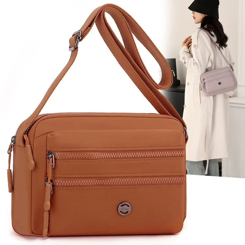 حقيبة ظهر كروس 2024 حقيبة كتف شتوية جديدة حقيبة تسوق غير رسمية للتنقل مقاومة للماء من قماش النايلون حقيبة نسائية فاخرة مصممة