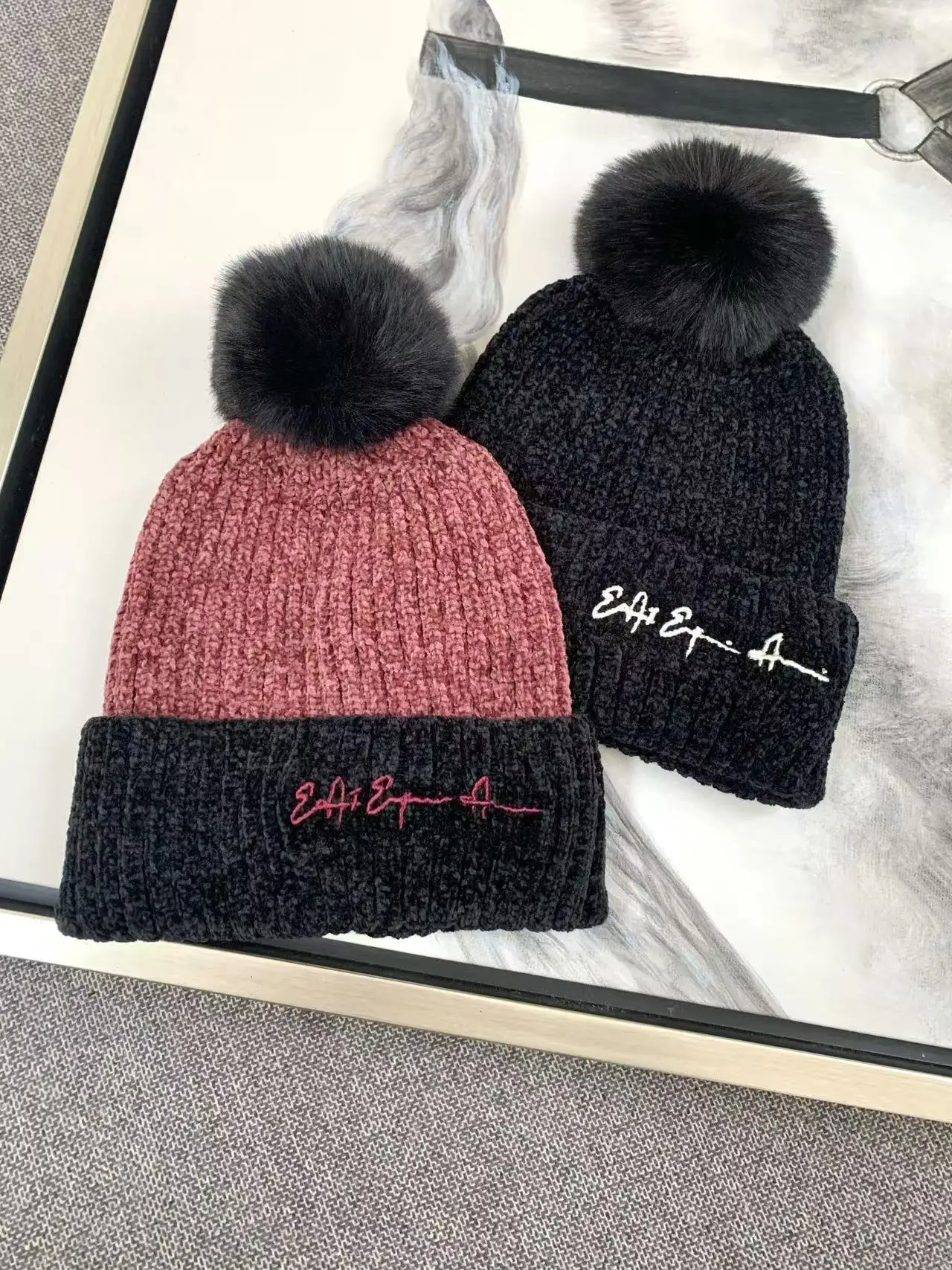 

Autumn and winter ladies chenille hat, cold hat