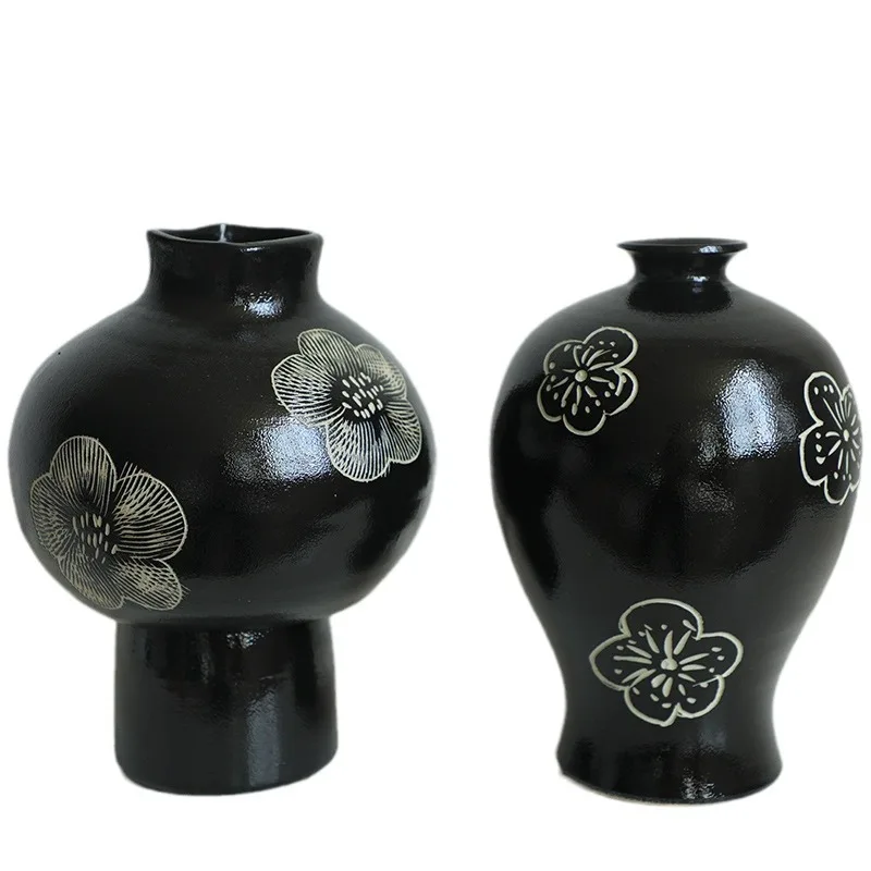 

Simple black and white ceramic hand-painted flower ware, living room bedroom model room tabletop ornament
