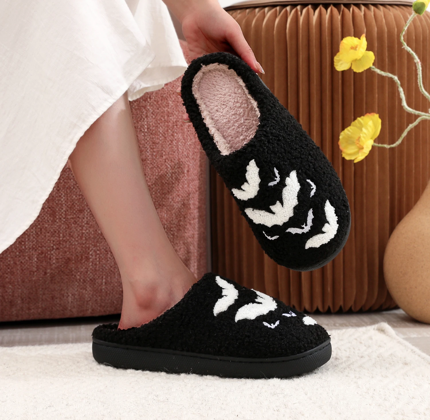 Halloween Bat Pattern Embroidery Stuffed Home Thick-soled Cozy Furry Cotton Slippers Personality Warm Non-slip Indoor Slippers Men Women Can Wear