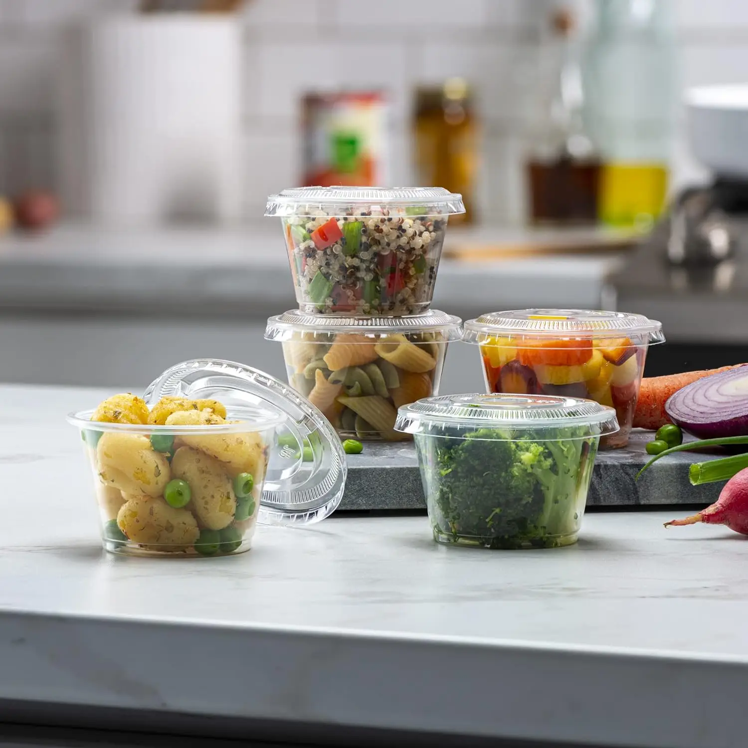 200 قطعة (100 مجموعة) أوعية بلاستيكية للاستعمال مرة واحدة: 300 مل/10 أونصة شفافة مع أغطية | أدوات مائدة للحفلات للكعك والوجبات الخفيفة والبودنغ #5