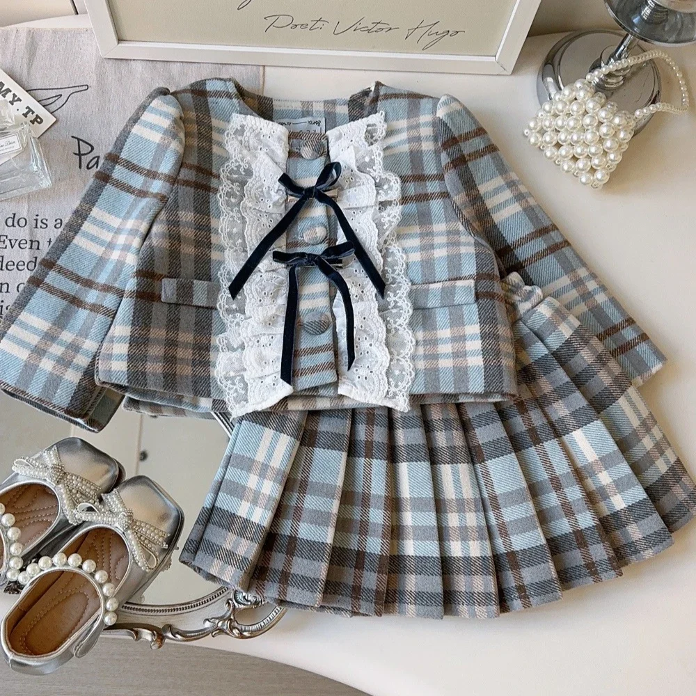 Girls Suit 2025 Autumn and Winter New Childrens Clothes Girls Baby Thick Lace Plingham Coat Pleated Skirt Two Sets Simple