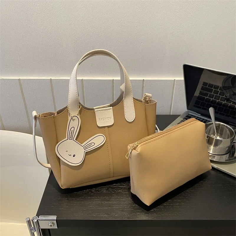 Retro Soft Leather Atmospheric Commuter Crossbody Bag Women Autumn and Winter New Handbag Popular Luxury Designer Shoulder Bag