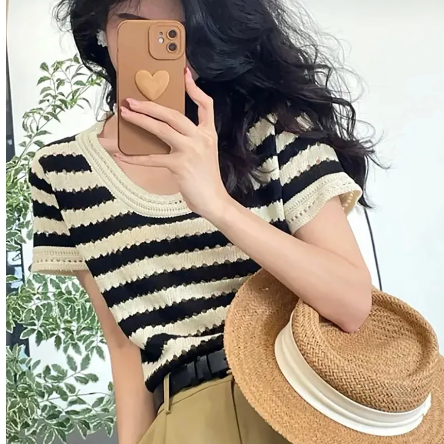 New Product Classical Striped Sleeveless T-shirt Women's Summer Thin Section Design Sense Niche Short Sweater Top Ins Fashion