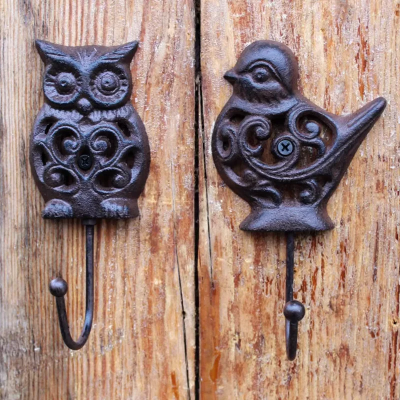 

Owl-Shaped Cast Iron Wall Hook - European Vintage Hollow Out Design for Coat and Hat Storage