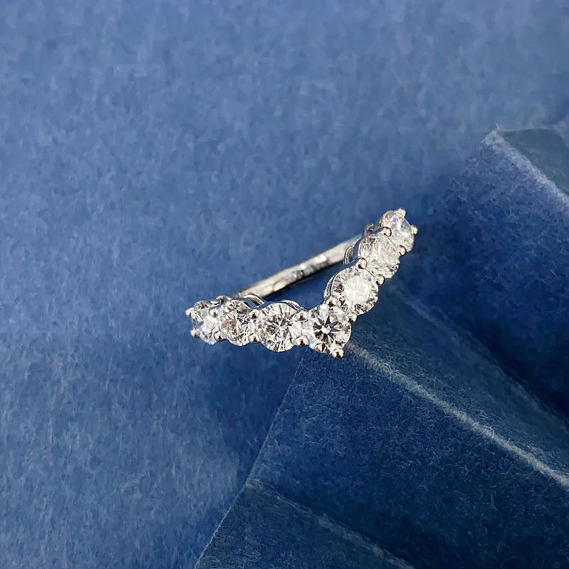 V-förmiger, stapelbarer Ring mit 0,3 Karat, runder Schliff, CVD HPHT, im Labor gezüchteter Diamant, Farbe DEF, Reinheit VS–VVS, Platin 950, edler Schmuck, Braut- und Hochzeitsring. – Detail 8