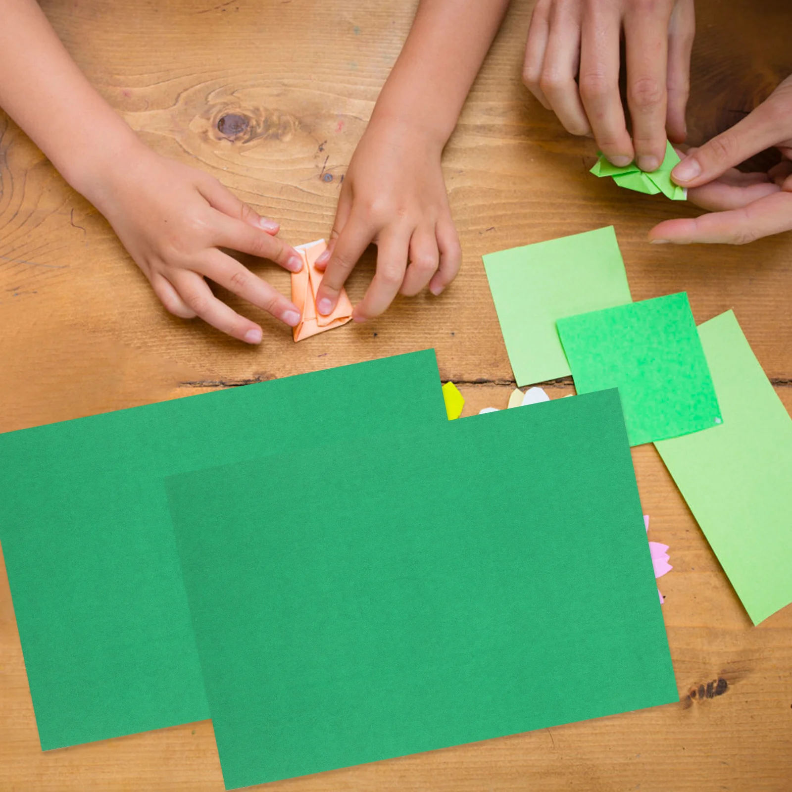 Papier cartonné vert A4, papier artisanal coloré lisse et résistant pour cartes de bricolage, projets artisanaux décoratifs pour Scrapbook, 10 pièces