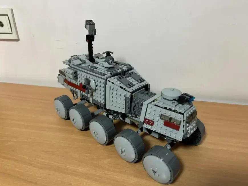 Tanks on The Battlefield 75151 Building Blocks Sets Compatible with Legoed Particles Suitable for Christmas Gifts 903pcs