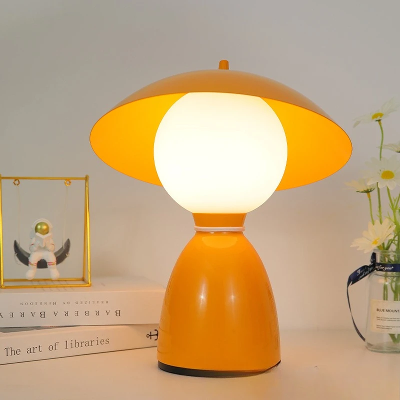 Nordic Creative Personality Minions Table Lamp Bedroom Bedside Study Office Restaurant Decoration