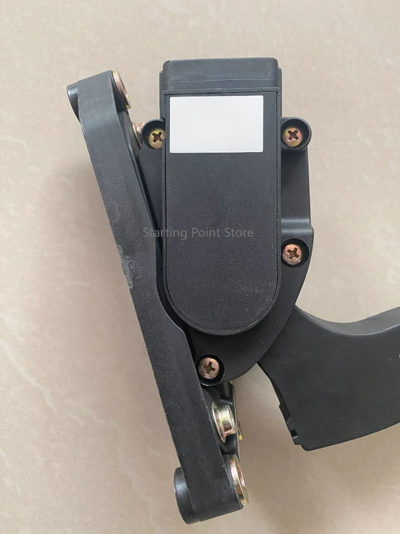 Applicable to Jiefang J6 electronic accelerator pedal mechanical pedal navigation version accelerator accelerator 42A/50A