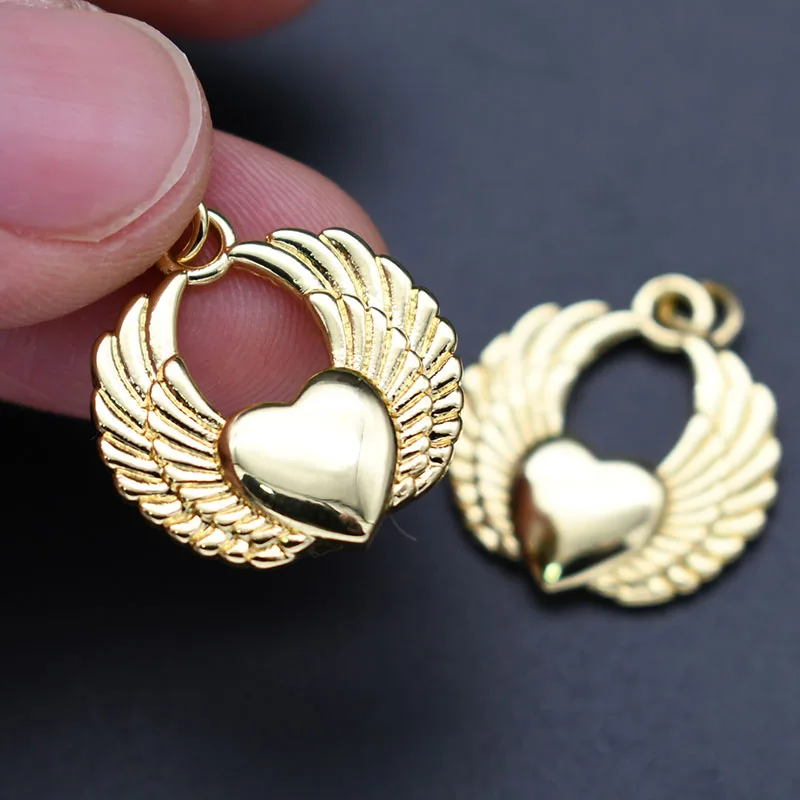 

Mirror Polish Anti Fading Gold Plated Metal Angel Wing Heart Pendant Charms for Women Jewelry Making