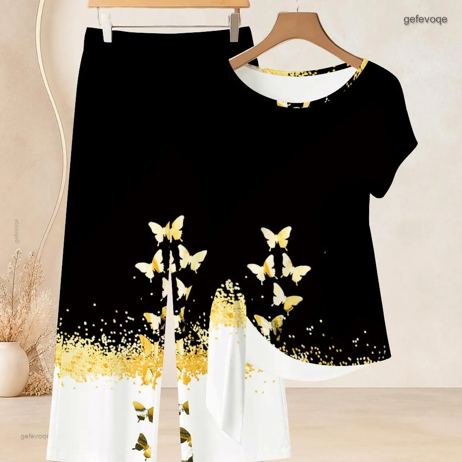 Women Black White Golden Butterfly Printed Round Neck Short Sleeve Top and Cropped Pants Two Piece Set