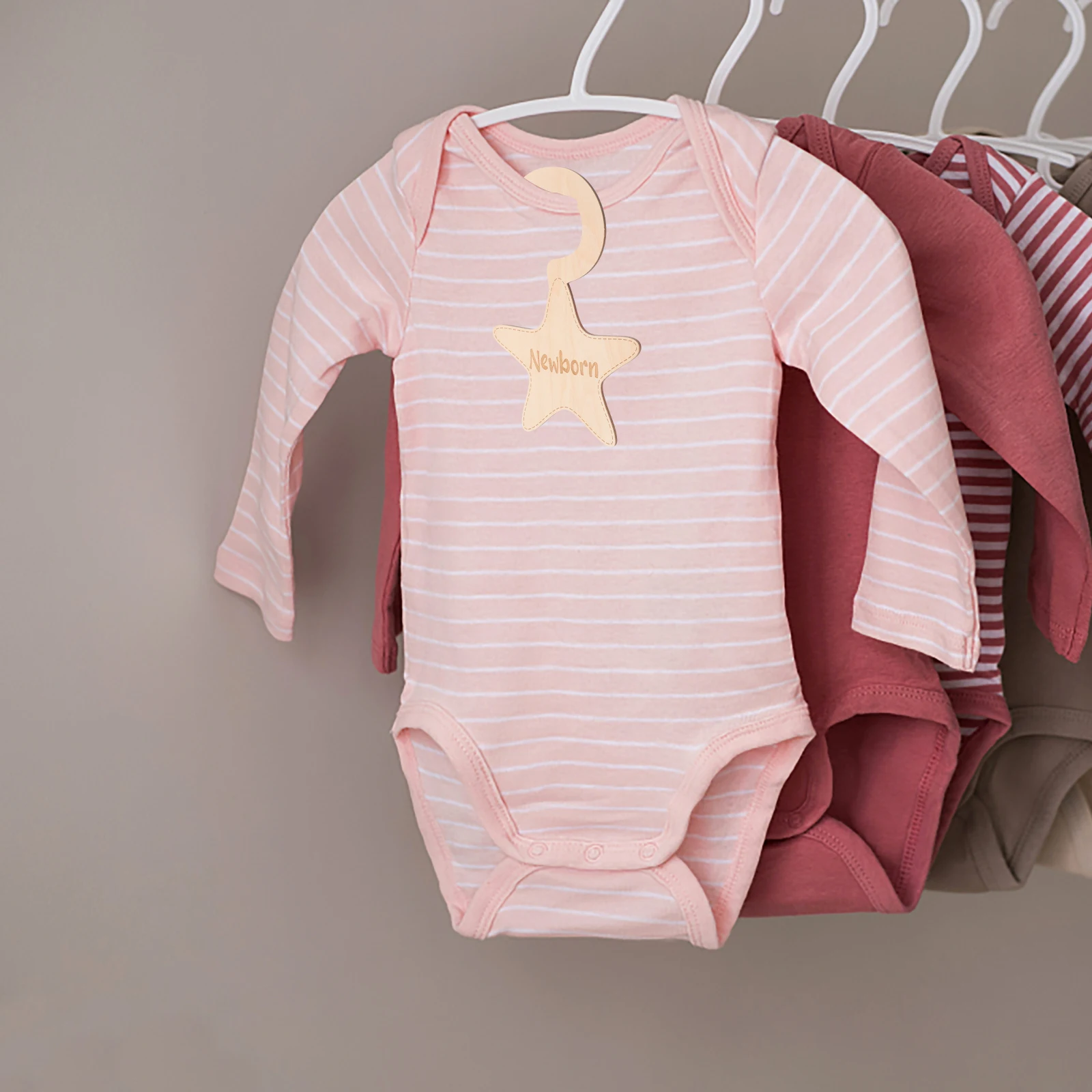 

Natural Wood Board Smooth Organizer for Baby Clothes Size Partition Hanger Wardrobe Organizer Nursery Room Clothing Divider Baby