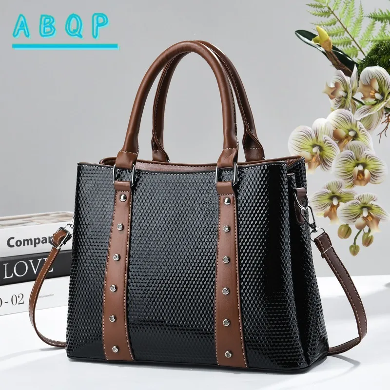 

New Women's Handbag Luxury Brand Crocodile Pattern Women's Shoulder Bag Large Capacity Fashion Casual Women's Bag High Quality
