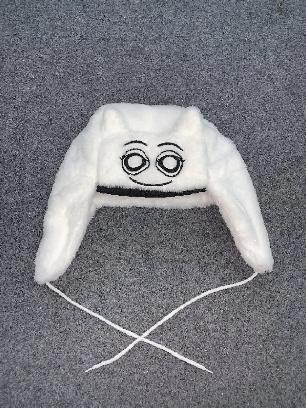 Y2K Cute Style White Plush Ear Flap Ushanka Hat Cartoon Smiley Face Embroidered 3D Cat Ear Drawstring Cold Proof Warm Hat