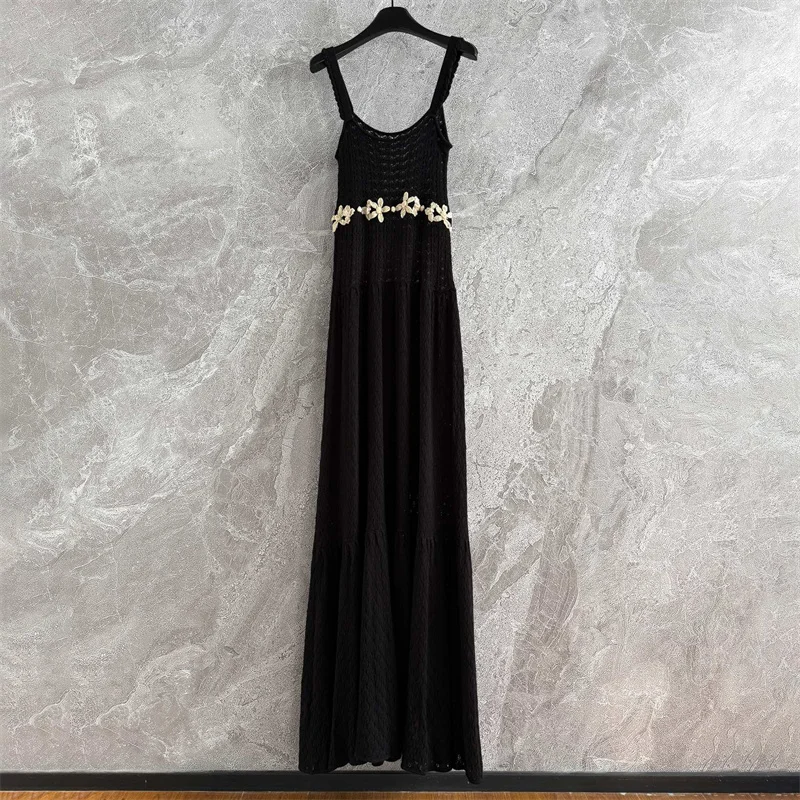 Damenkleider Neues, elastisches, gestricktes, ausgehöhltes langes Kleid für den Herbst 2022, mit Blumen besticktes Hosenträgerkleid, lässige Partykleider