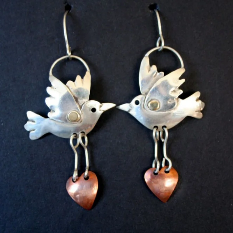 Retro Simple Fashion Bird Earrings Two-Tone Heart Embellished Earrings