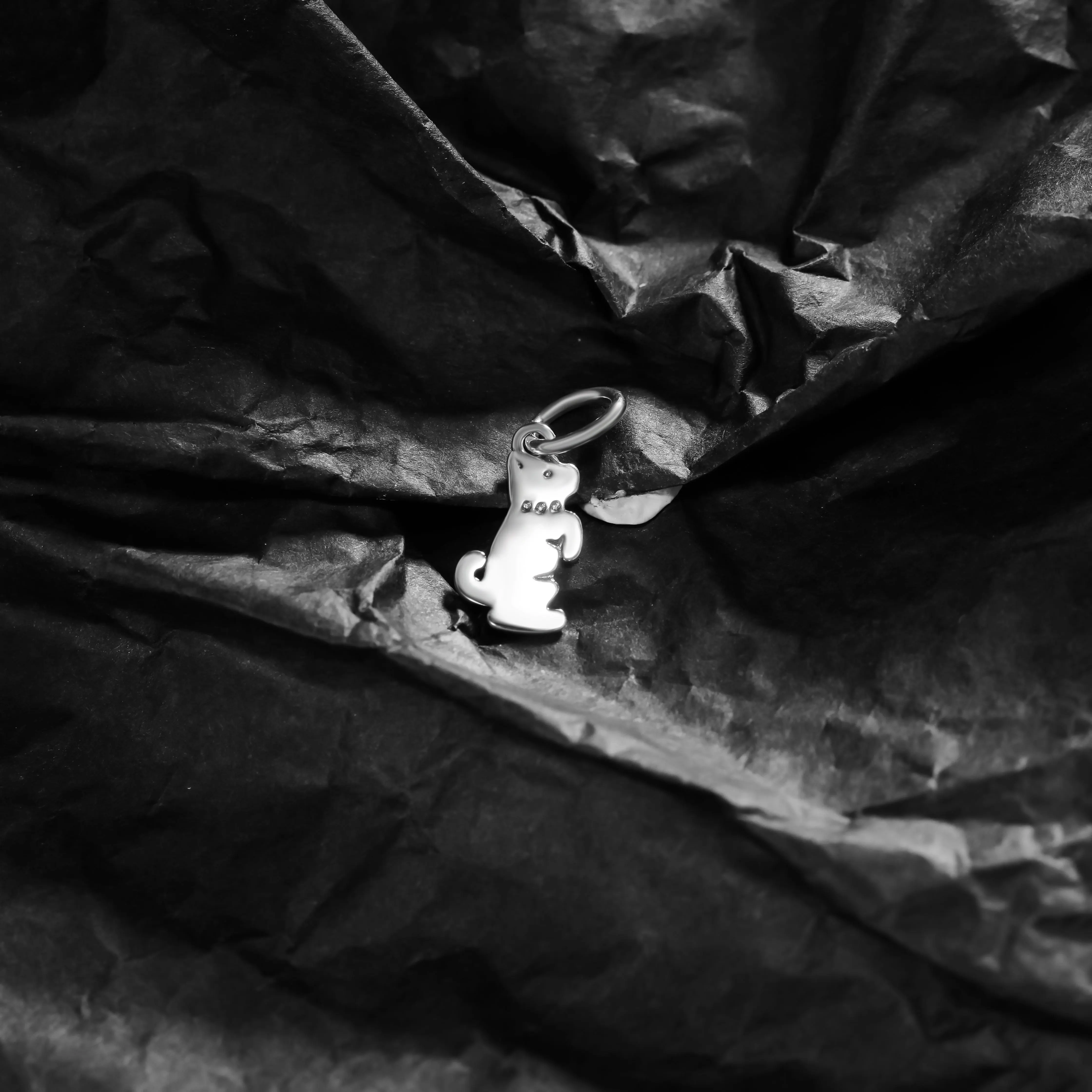 

DJ111 genuine 925 sterling silver fashionable and exquisite keychain accessory Chihuahua pendant