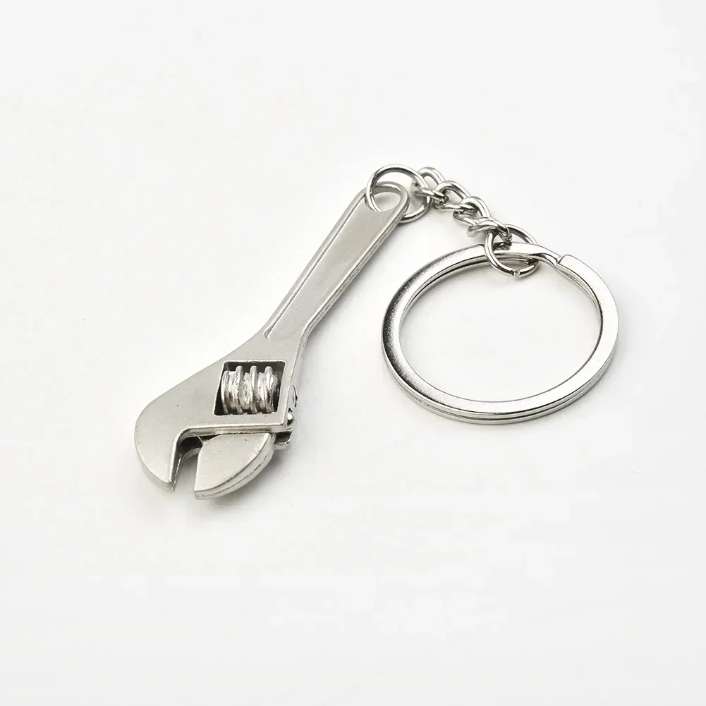 

1pc Silver Keychain 11.7CM Car Metal Wrench Style Key Chain Creative Fashion Silver Compact Keychain Fashionable Cool Key Rings