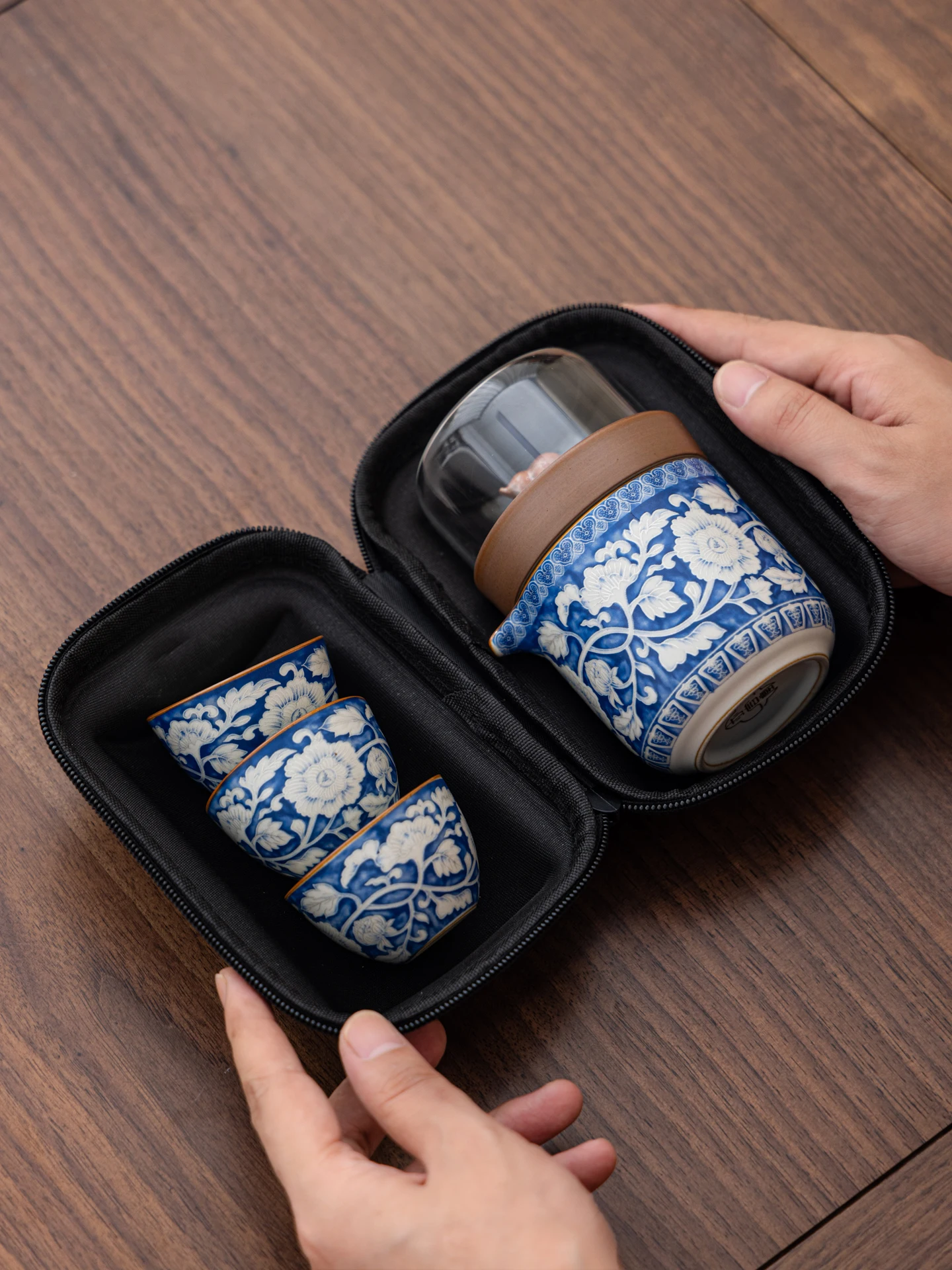 portable-cerc-tea-set-travel-kit-blue-and-white-gourd-ape-high-end-outdoor-gongfu-tea-pot-for-one-person-with-tee-cups