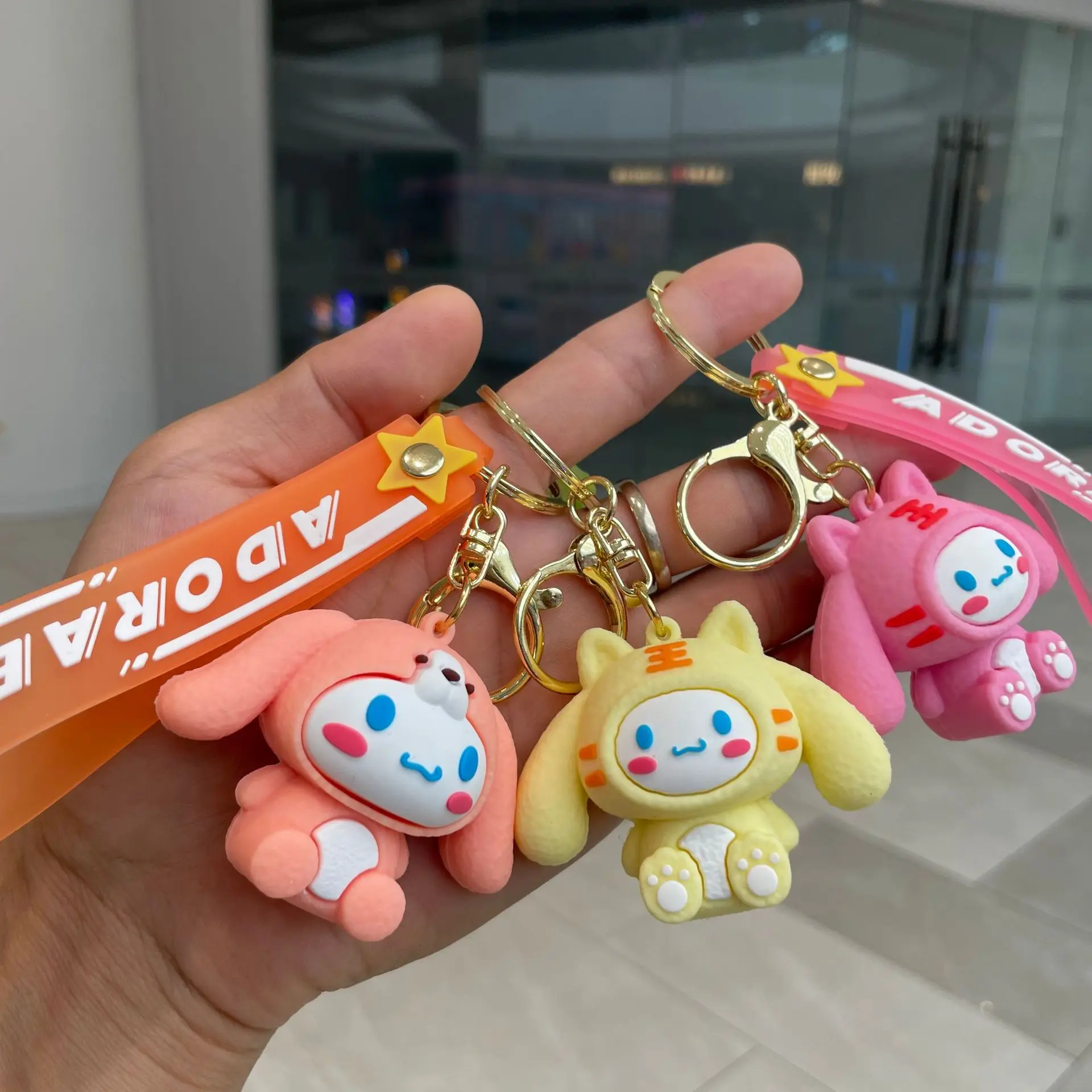 Sanrio New Kawaii Cinnamoroll Keychain Doll Car Bag Key Pendant Cartoon Toy Charms Decor Ornament Accessories Cute Couples Gift