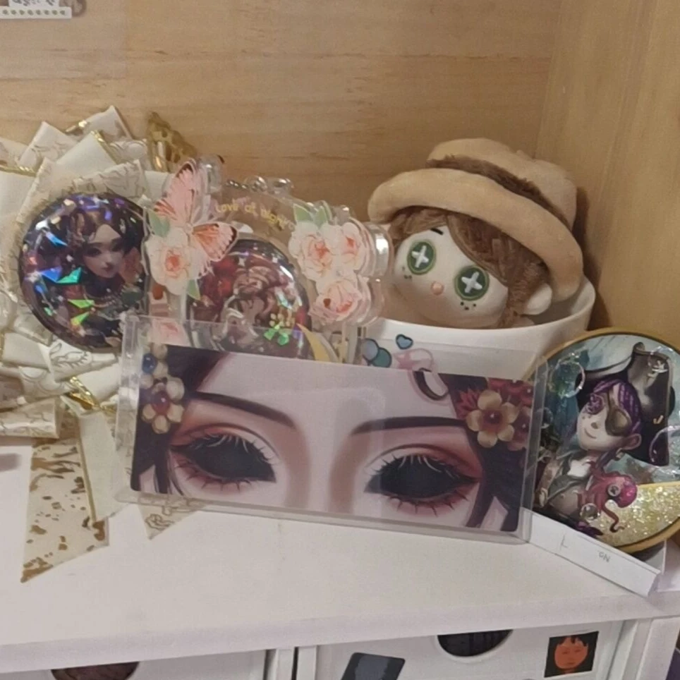 "الهوية V" المحيطية "الفراشة الحمراء ثلاثة عشر فتاة' شريط العين المتحرك بطاقة صريف التحول بطاقة جمع هدية الطالب