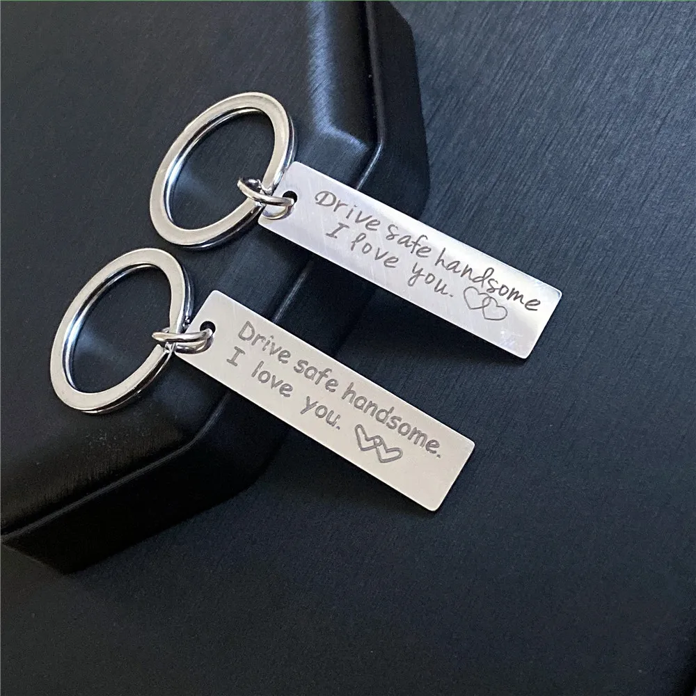 Fashion Keychain Engraved Drive Safe I Love You Keyring Gift for Couples Girlfriend Boyfriends Key Chain Rings Key Holder Gifts
