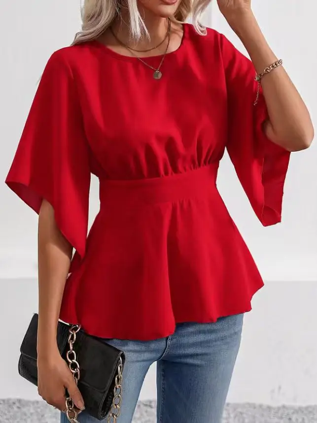 قميص على الموضة الأوروبية والأمريكية بخصر مستدير ورقبة مستديرة وأصفاد غير منتظمة بلون سادة