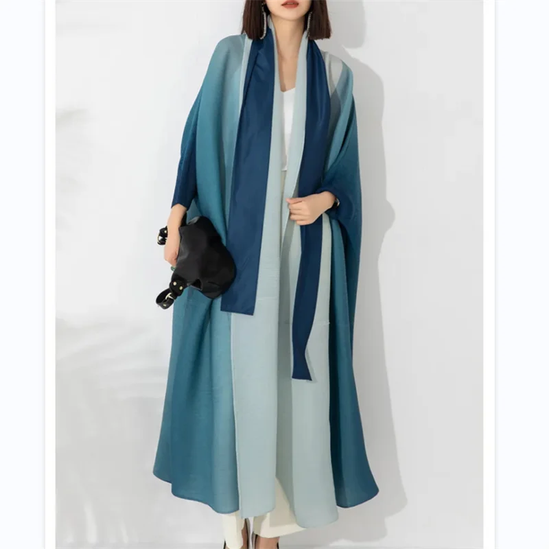 Miyake Fashion Gradient Pleated Long Trench Women Batwing Sleeves Belt Gathered Waist Windbreaker dresses for Women 2023 Autumn