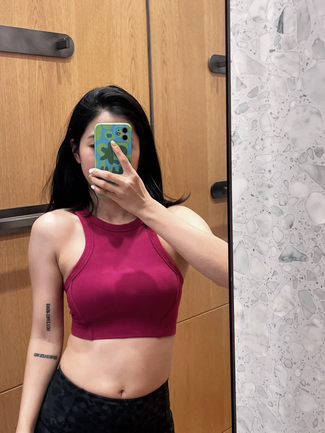 

Женский спортивный топ LULU FLORA с ребристой текстурой, для йоги и фитнеса, с подушечками для груди, амортизирующий и предотвращающий просвечивание.