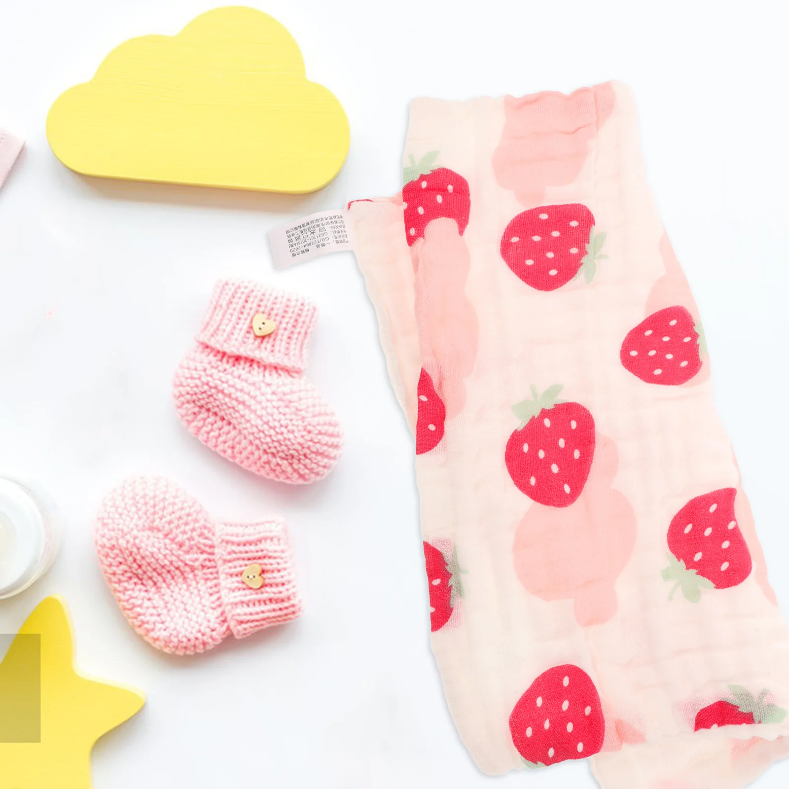 

Muslin Baby Bibs 30X30 Cm Strawberry Print Absorbent Drool Bibs For Teething Newborns Washable Face Towel Infant Feeding