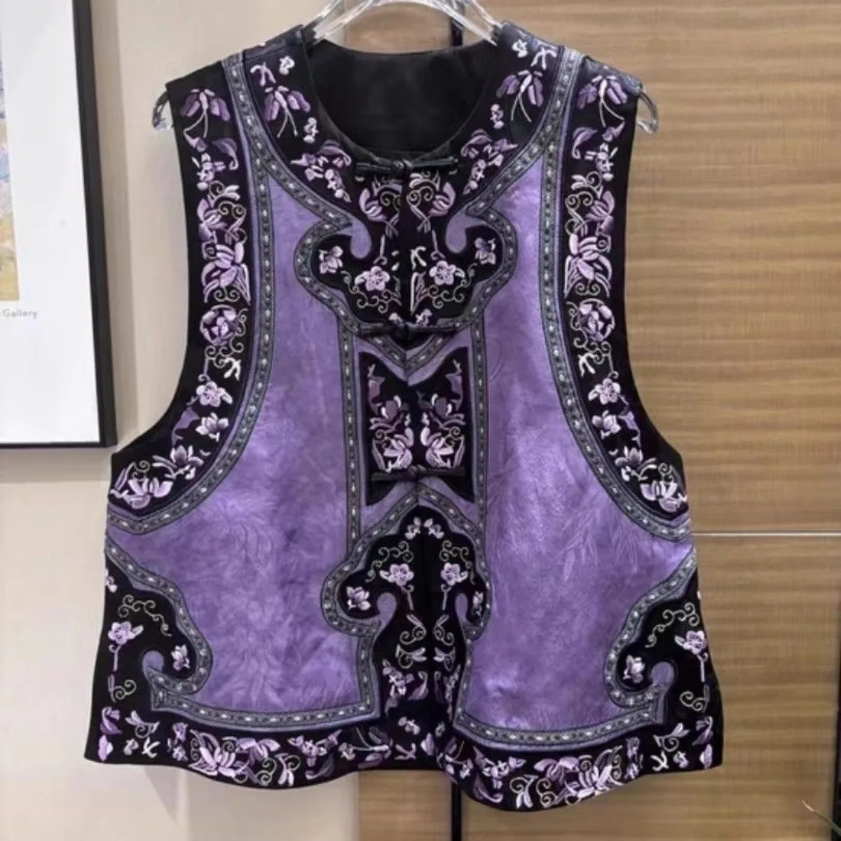 Autumn New Tang Suit Vintage Heavy Embroidery Vest Chinese Style Hanfu Sleeveless Jacket Button Print Unique Top Women