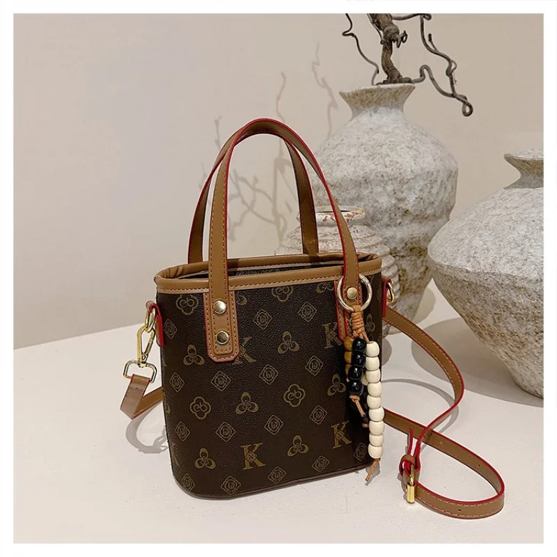 حقيبة كتف نسائية فاخرة مصنوعة من الجلد الفاخر تتميز بنمط باريس ومظهر كاجوال أنيق #6