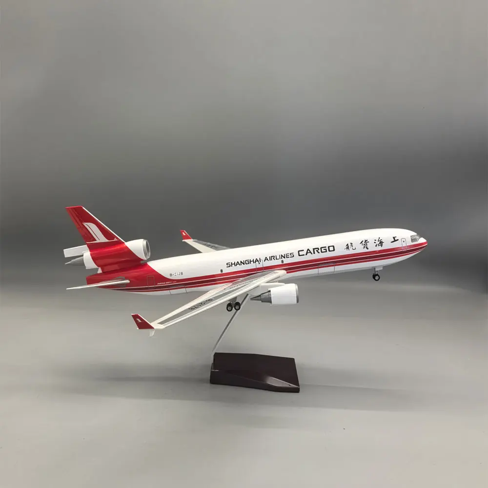 1/130 Scale Shanghai Cargo MD-11 Diecast Resin Airplane Model Kit with Stand For Aviation Enthusiasts Gift Or Collection display