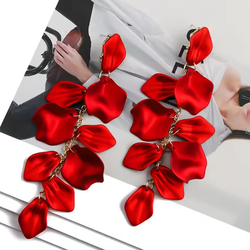2026 Sommer Übertriebene Falten Blumenfransen Ohrclips Ohne Ohrloch Langhaarige Quasten-Clip-Ohrringe Mode Party Schmuck Großhandel