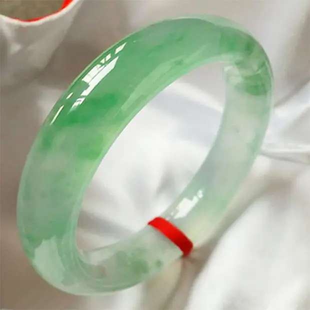 

Natural Pure Burmese Jade Class Light Green Elegant Princess Bangle Jewellery