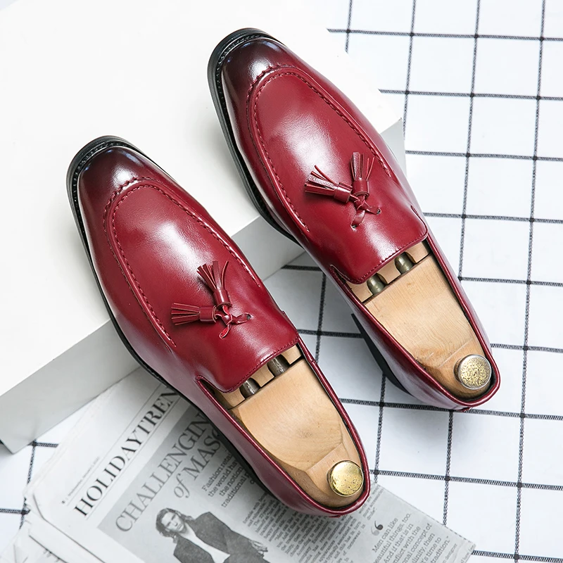 Summer Men Business Loafers Men One-foot Driving Travel Fashionable Leather Shoes Men Social Shoes Black Red Size 38-48