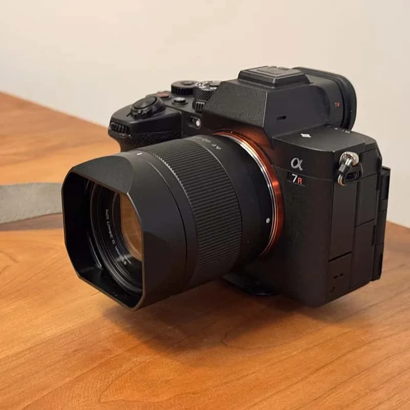 Aluminum Bayonet Square Lens Hood Lens Shade with Free Metal Cap for Viltrox 56mm F1.7 40mm F2.5 25mm F1.7 35mm F1.7