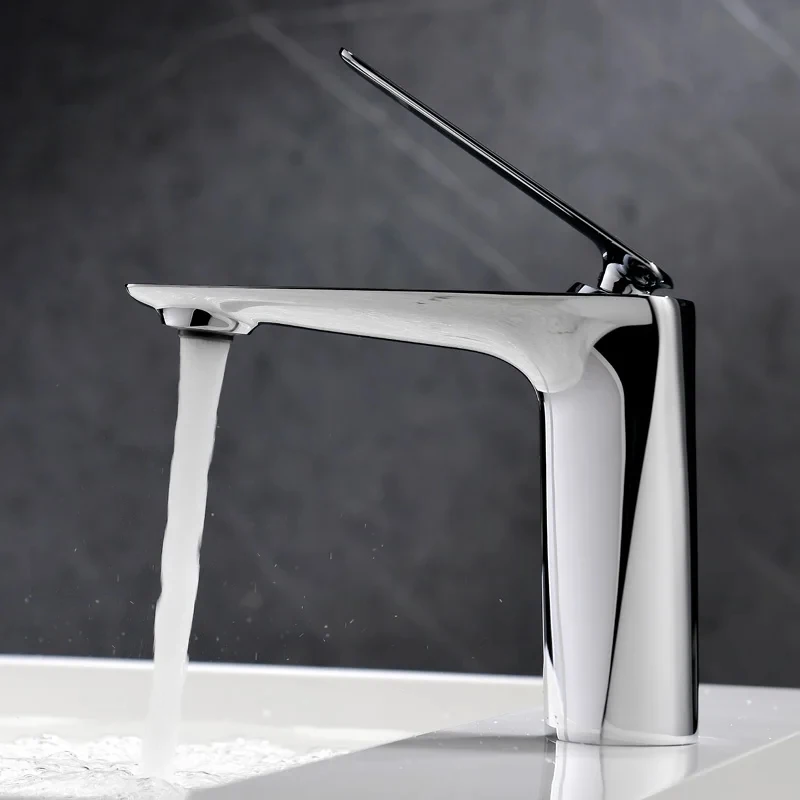 حوض غسيل الحنفيات الأسود صنبور حوض خلاط الحمام شلال صنبور الماء الساخن والبارد النحاس الكروم بالوعة ثقب واحد حوض صنبور